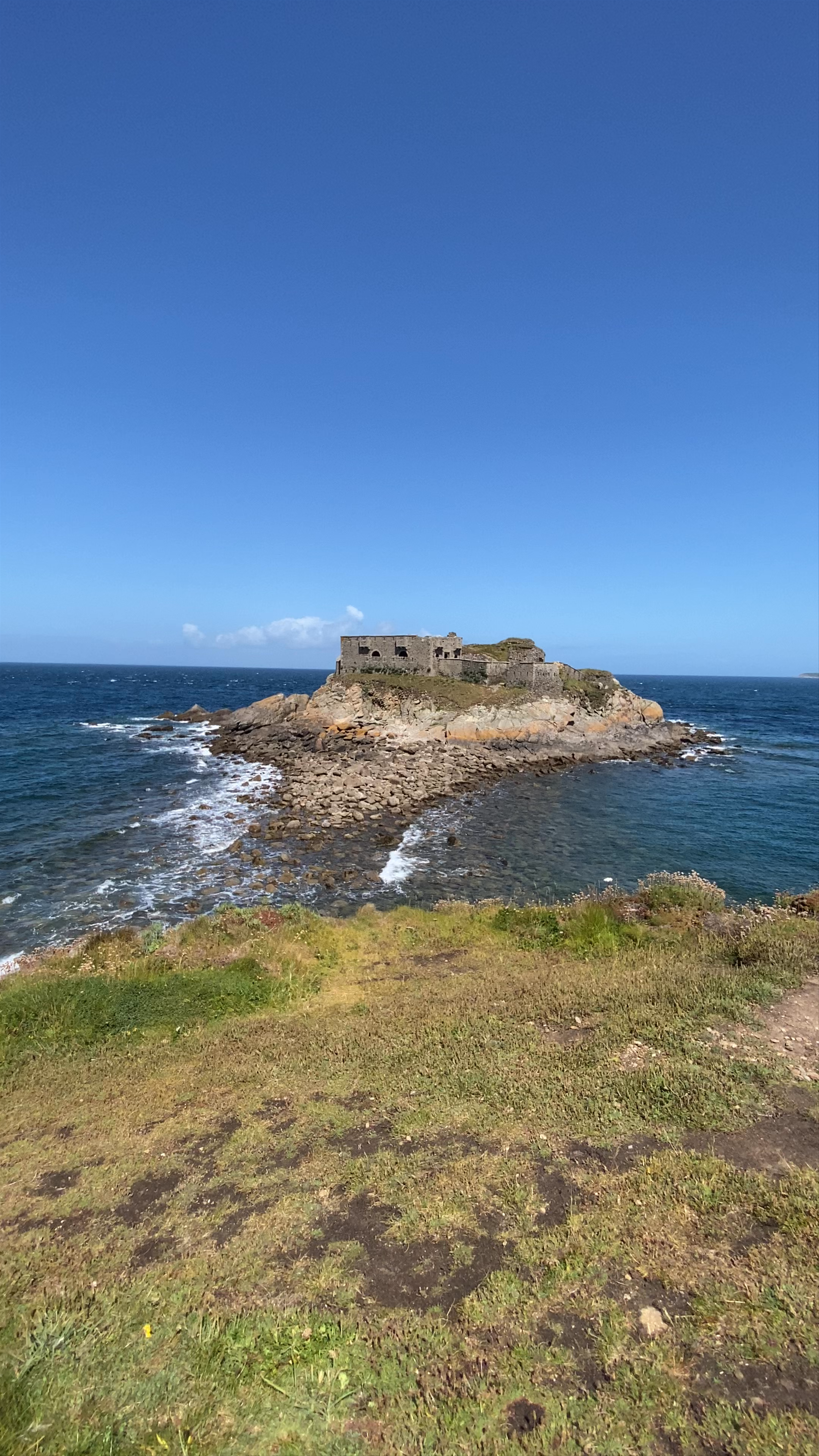 Coffre de Porz Pabu: Mysterious Ruins on a Breton Coast