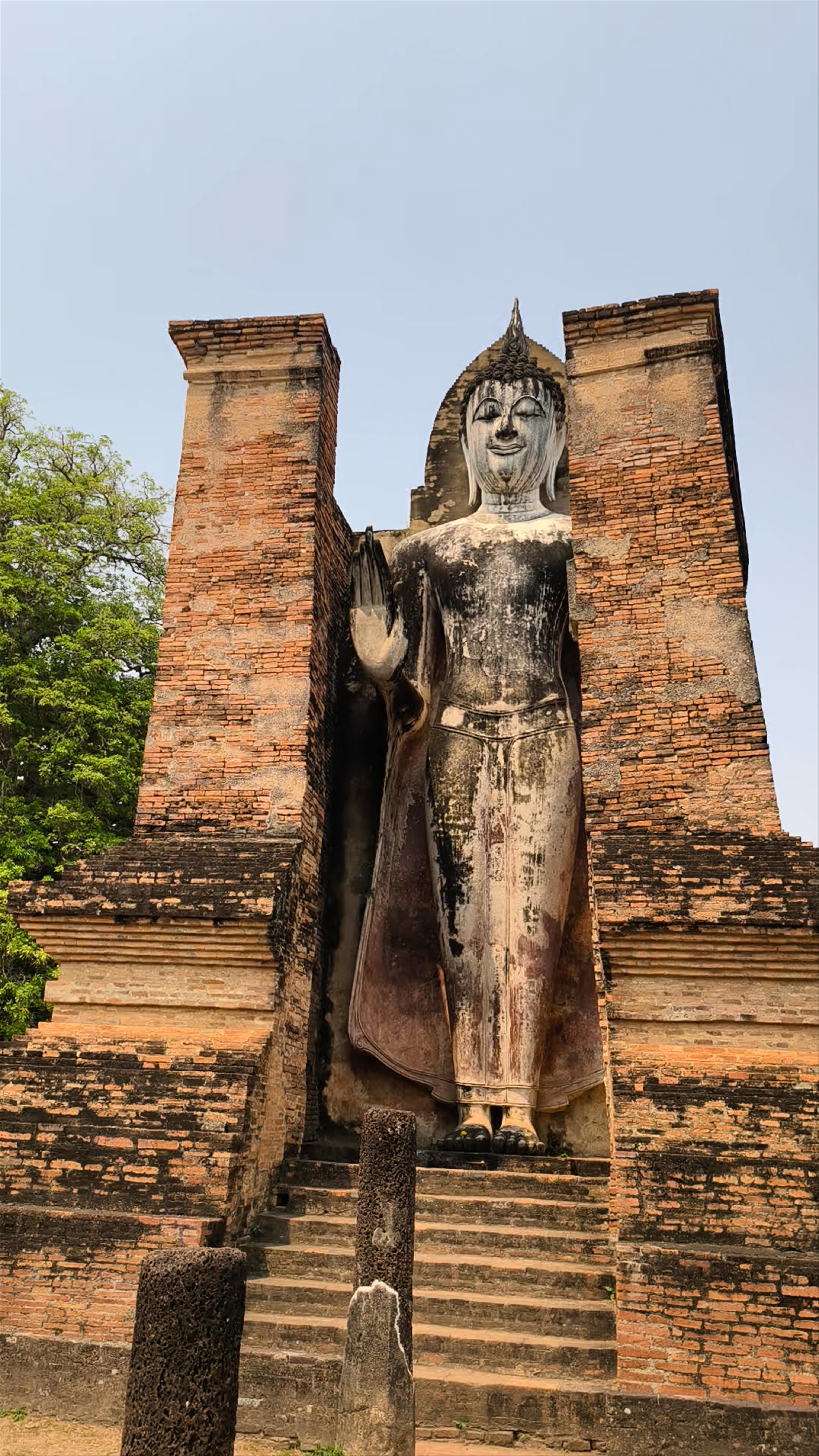 Wat Mahathat: Ancient Serenity in Sukhothai, Thailand