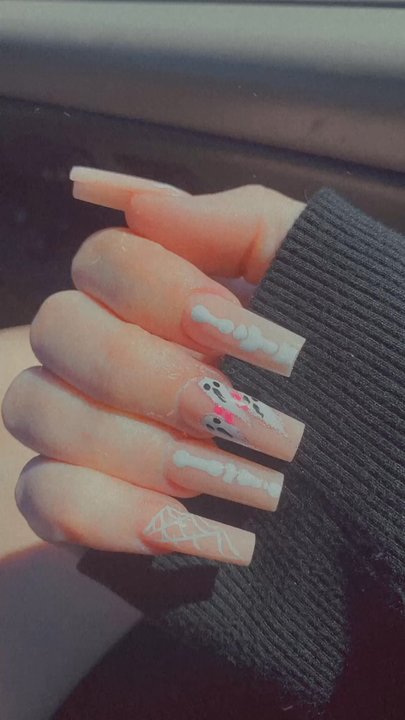 V Nails - Nail Salons Near Me - Imperial, California