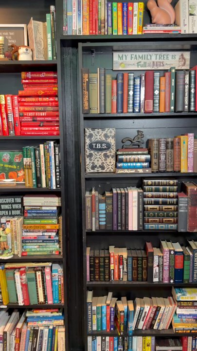 The Black Squirrel Bookstore - Speakeasies Near Me - Saint Cloud, Florida