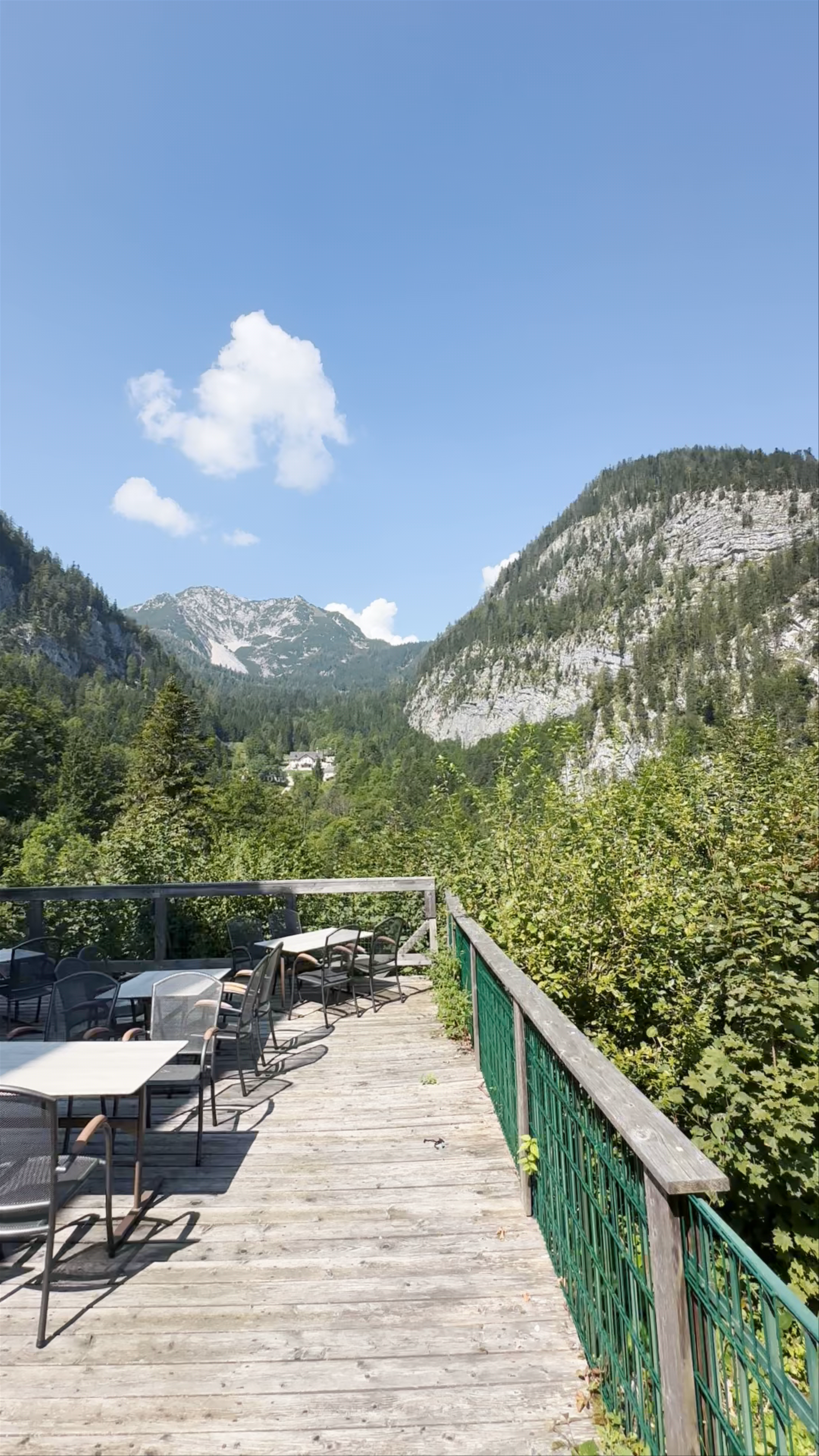 Rudolfsturm in Hallstatt: Panoramic Mountain Views and Serene Alpine Vibe