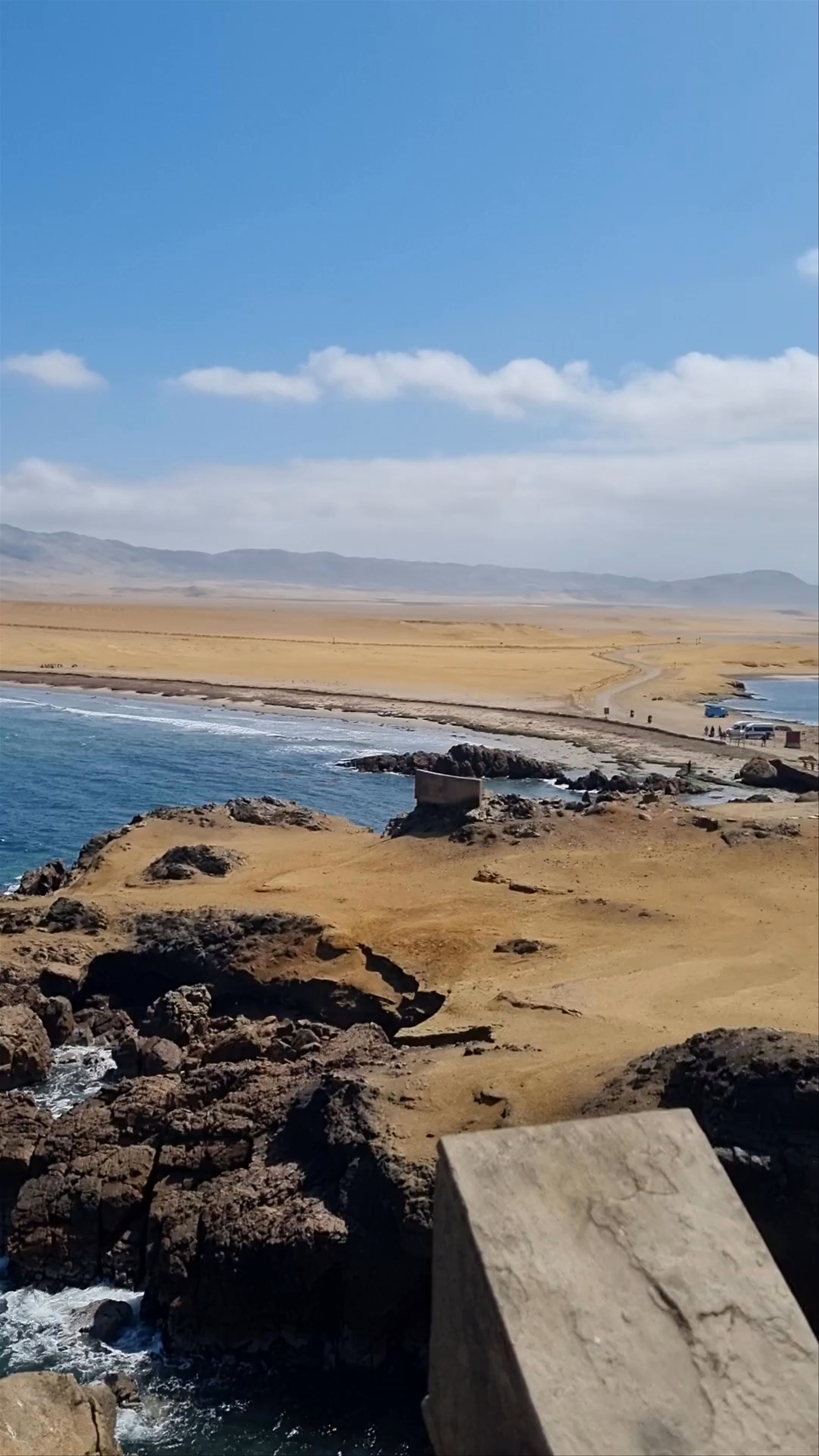 Mirador Lagunillas: Coastal Desert Serenity in Pisco, Peru