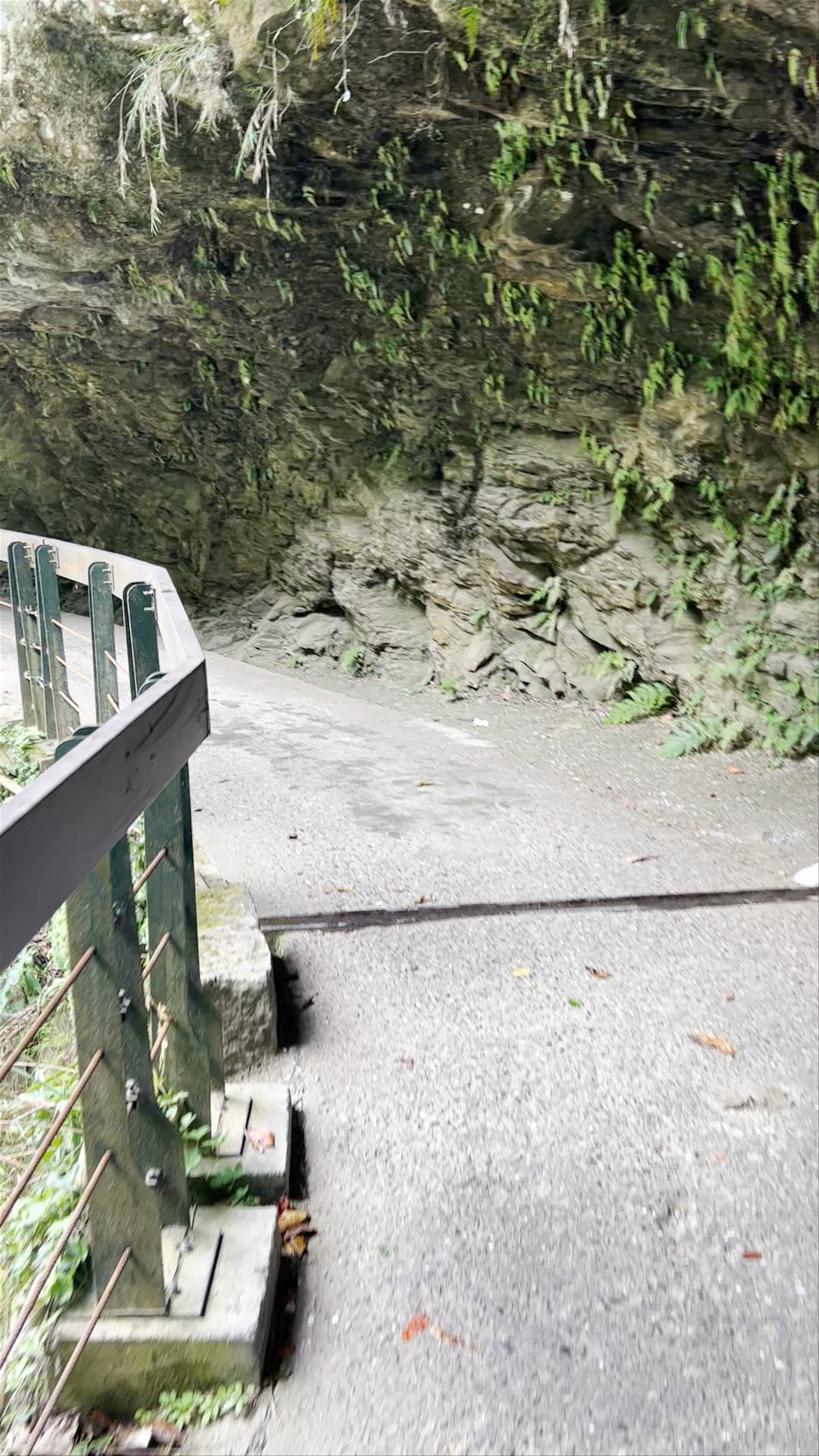 Shakadang Trail Parking