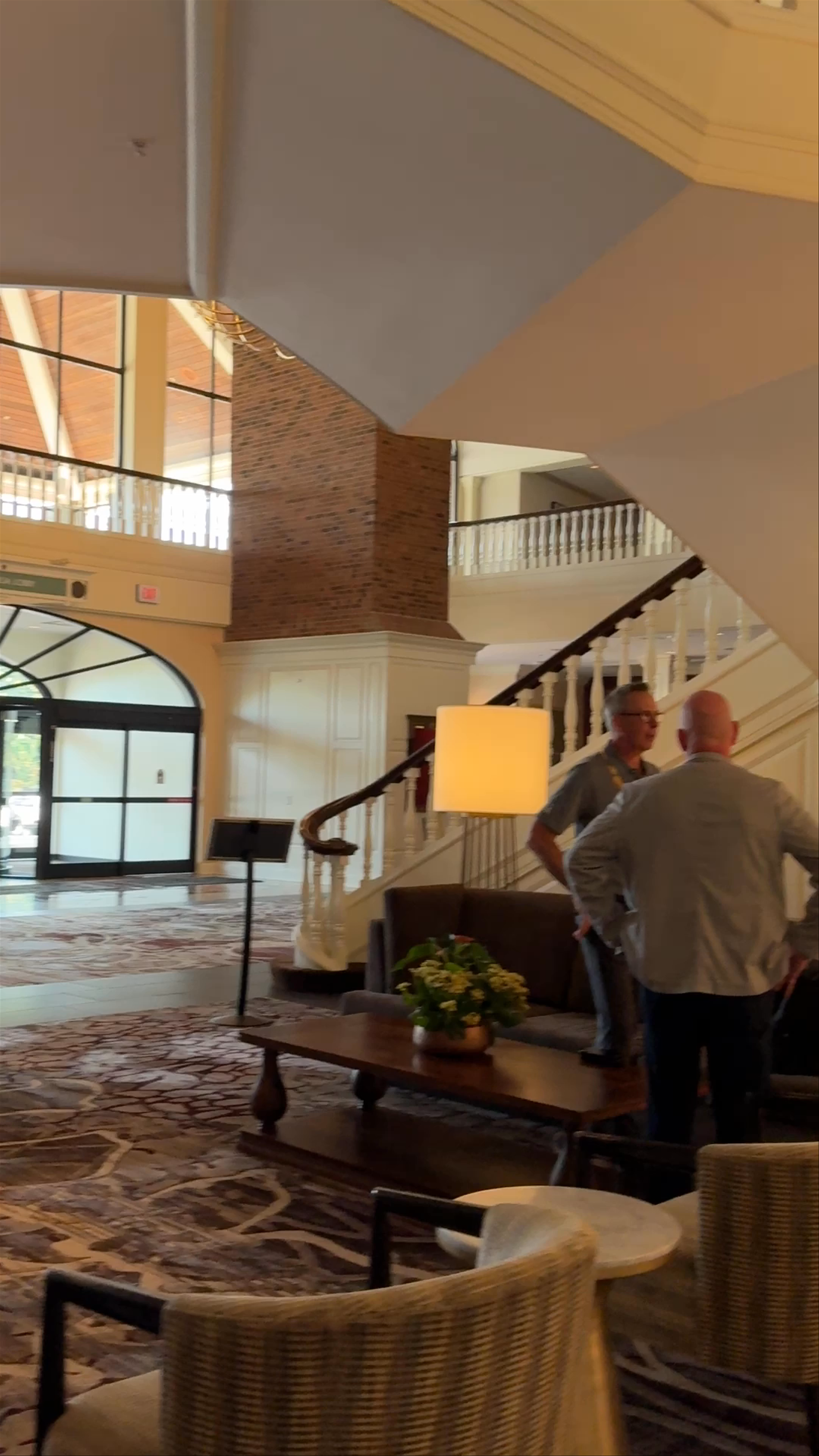 Gaylord Opryland Resort & Convention Center: Southern Hospitality Meets Scenic Elegance in Nashville