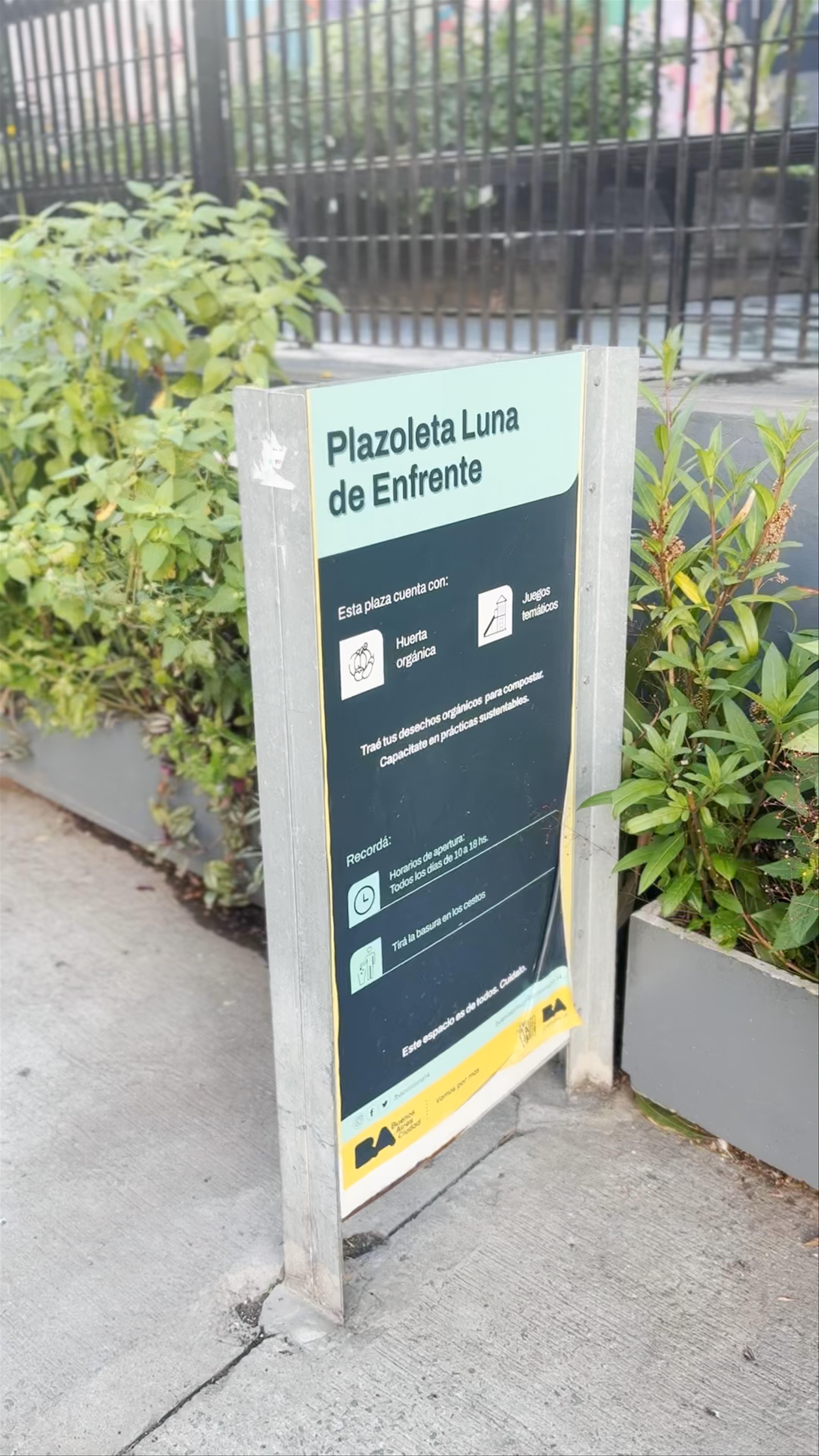 Plazoleta Luna de Enfrente
