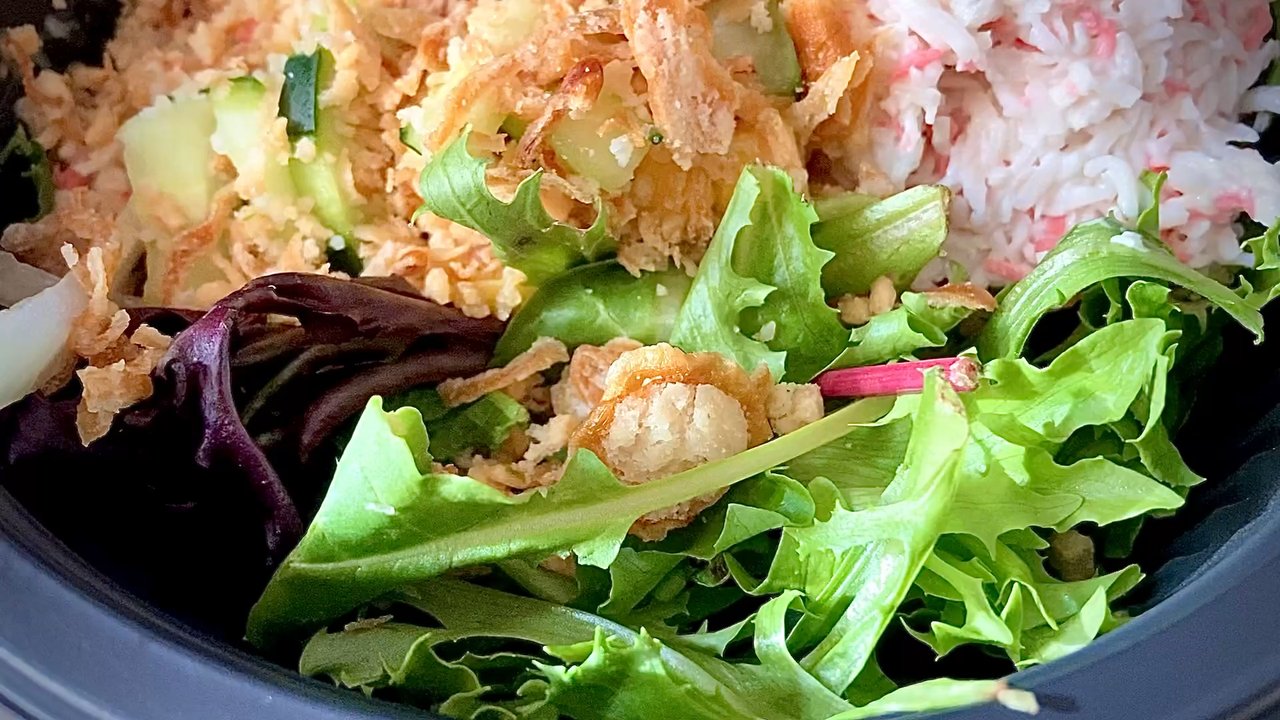 LOCO ONO - Keiki Krab salad poke bowl over greens w/ yellow & green onions, unagi & creamy miso sauce, fried garlic & shallots. - Poke Near Me - Reno, Nevada