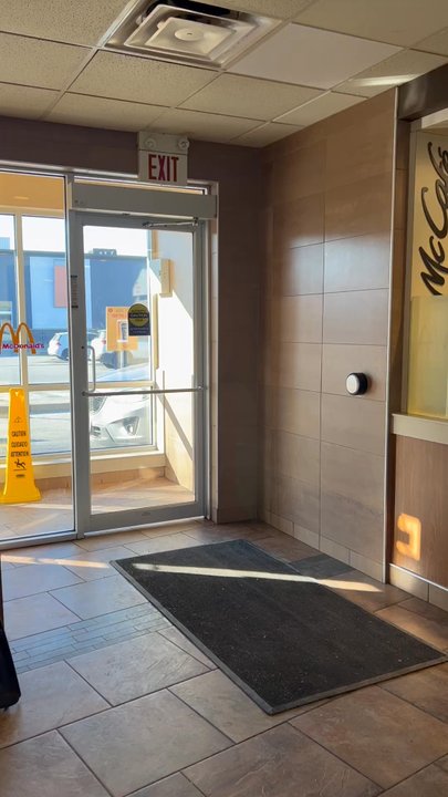 McDonald's - McDonald's - customer service counter - Fast Food Near Me - Grimsby, Ontario