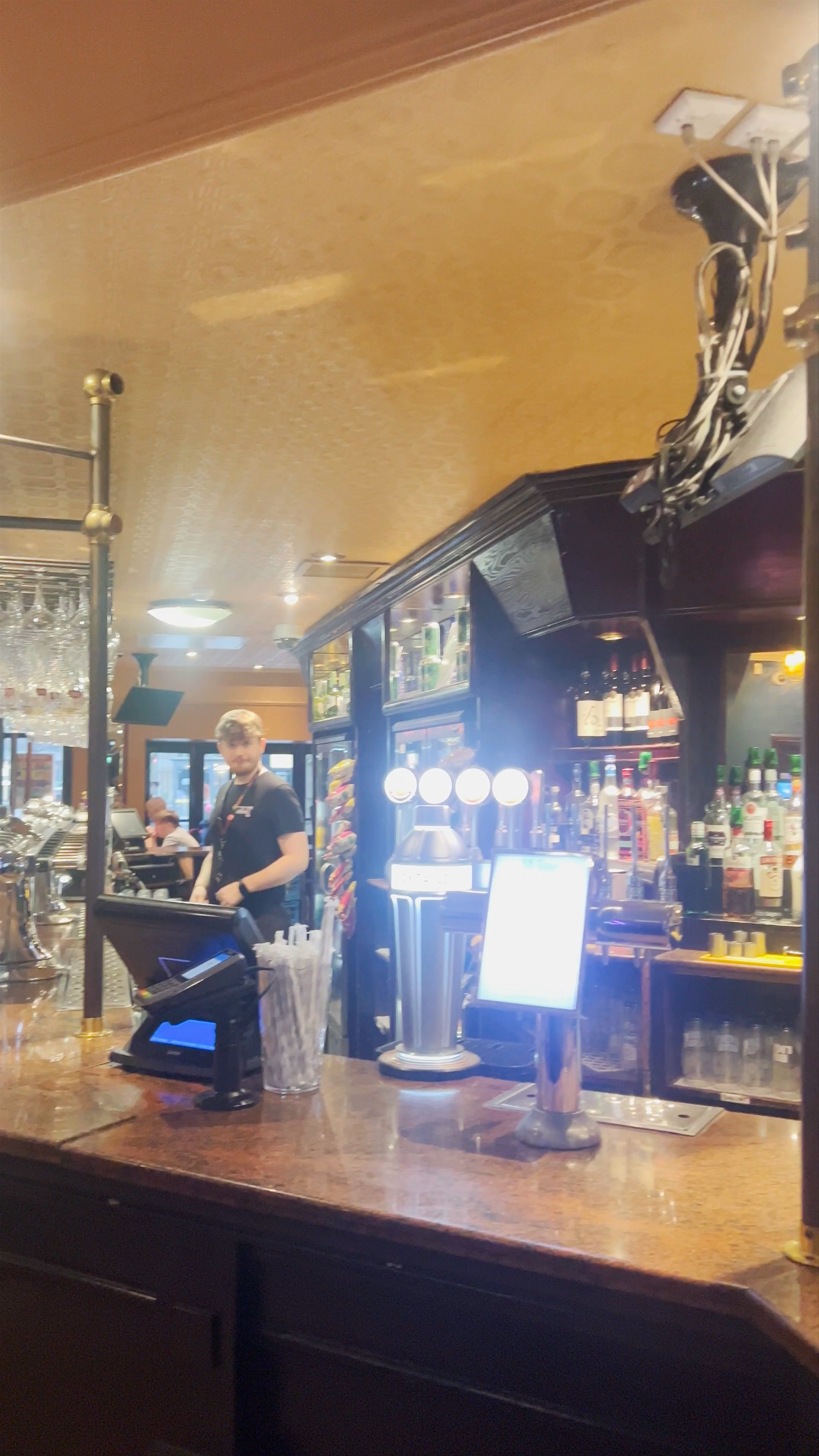 Wetherspoons Piccadilly: Classic British Pub Vibes in Manchester