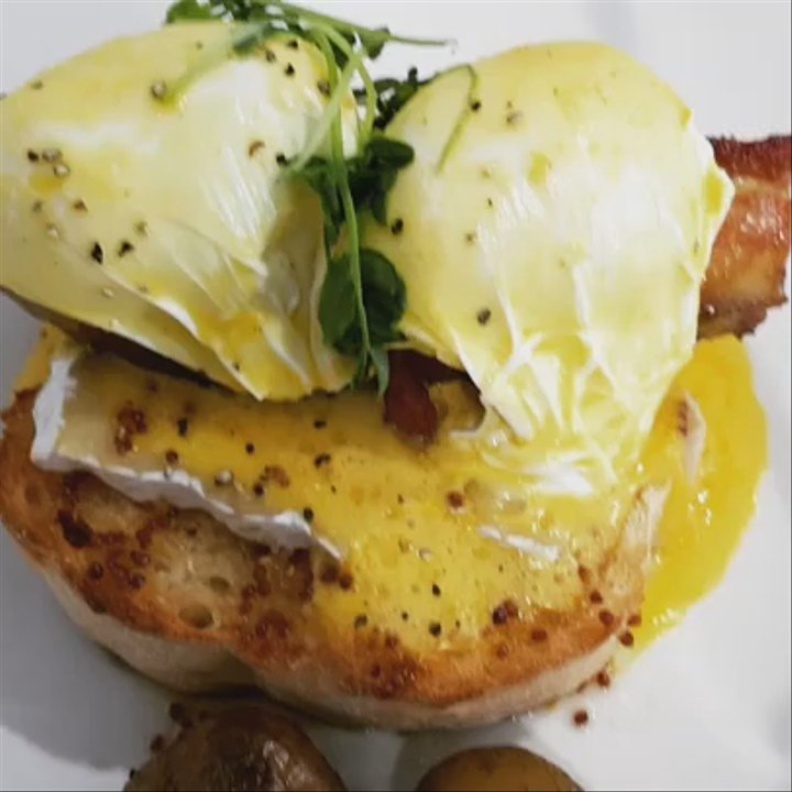 Bistro Mirepoix - Pork Belly Benedict w Brie - Breakfast & Brunch Near Me - St. Catharines, Ontario