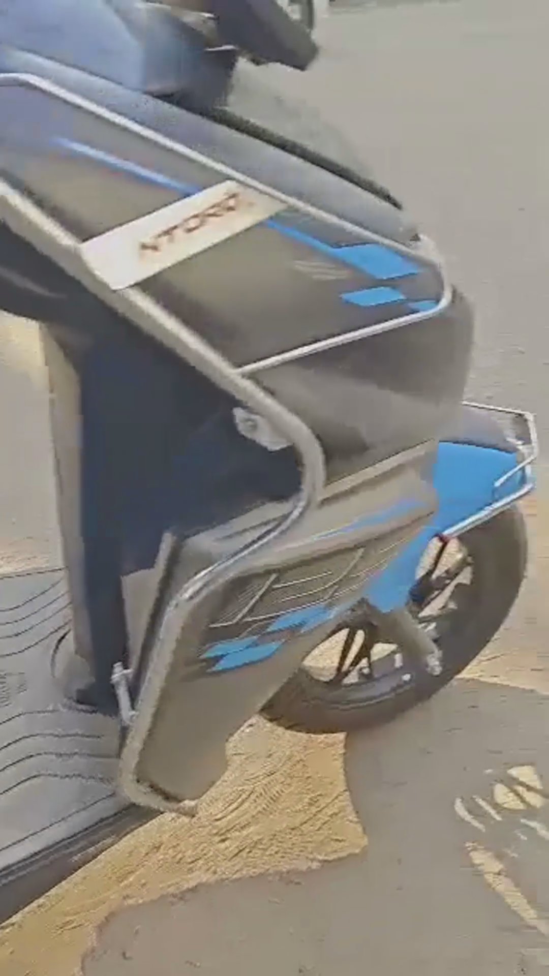 Walk-around video thumbnail