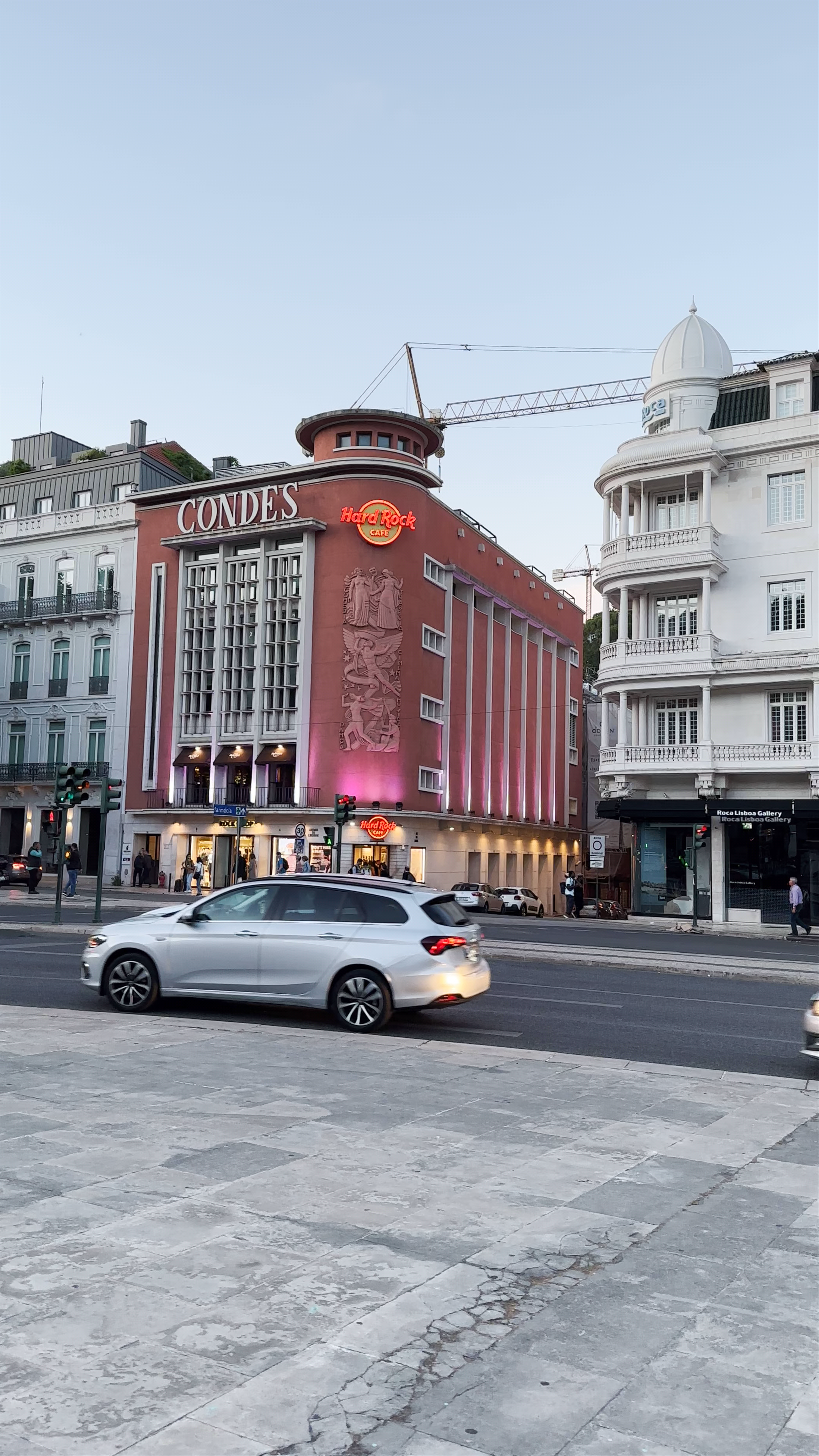 Praça dos Restauradores: Heartbeat of Lisbon's Historic Center