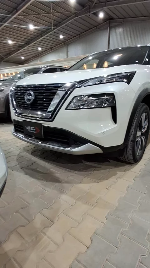 نيسان اكس تريل SL 2024