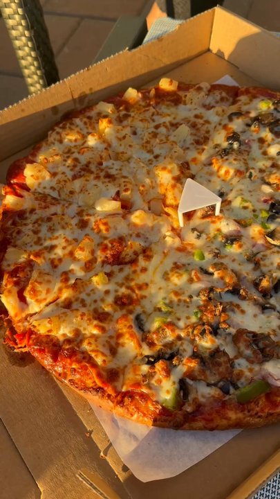 J J's Pizza - Pizza Near Me - Cambria, California