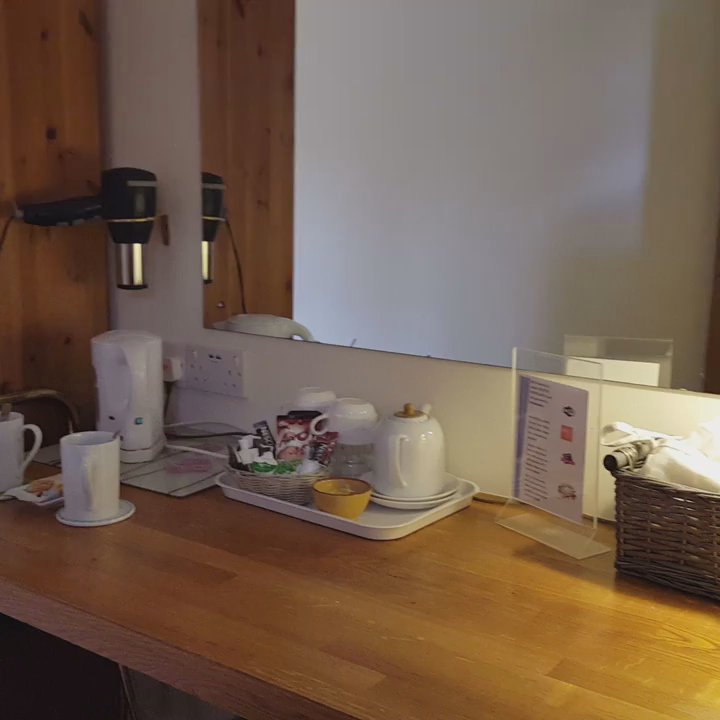 Chester Brooklands Bed and Breakfast - This is room 2 one of our superior ensuite rooms.   Lovely and quiet b&b in Chester. - Bed & Breakfast Near Me - Chester, CHW
