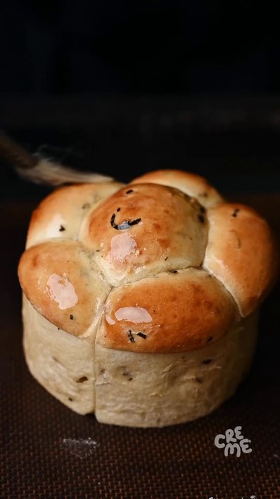 Milk Bread with Seaweed