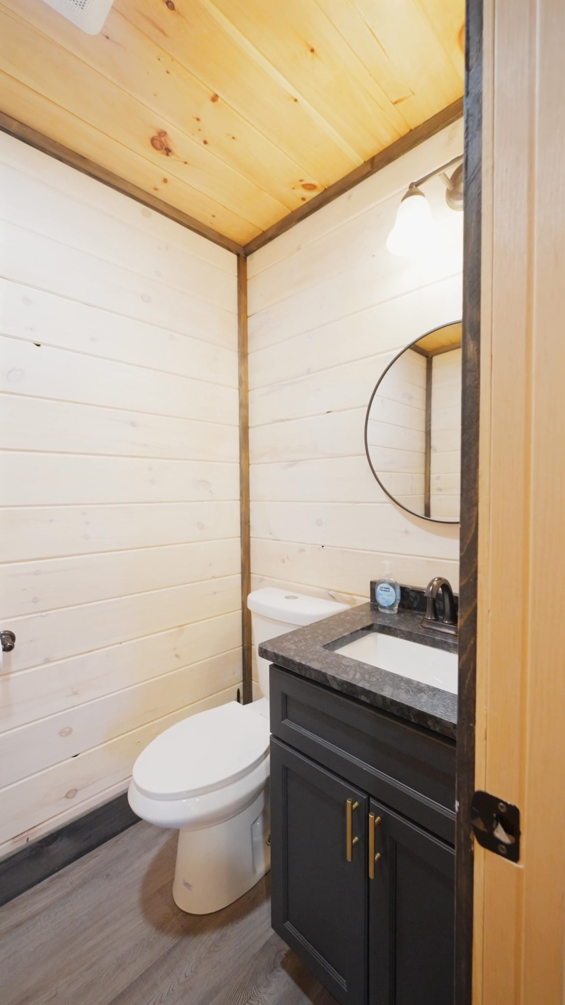 Cabin that Sleeps 20 in Smoky Mountains - 6BR, Indoor Pool