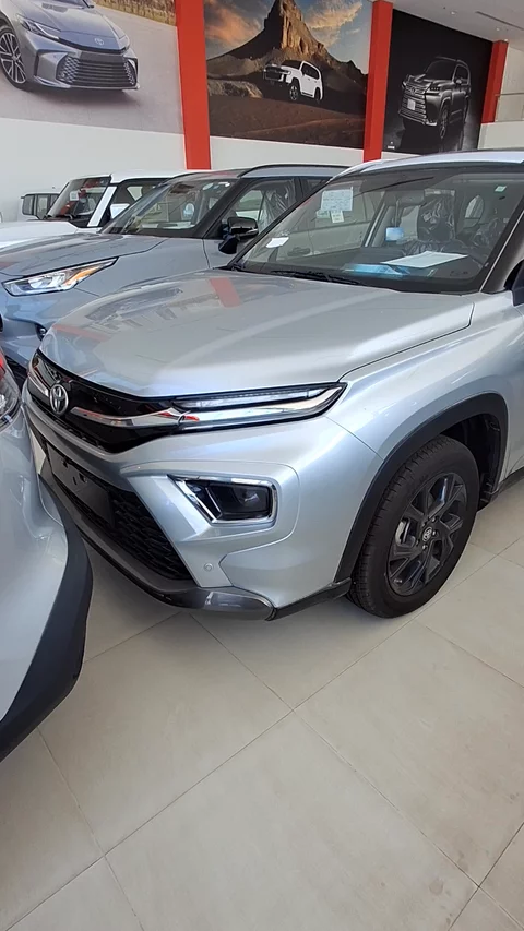 تويوتا أوربان كروزر GLX 2025