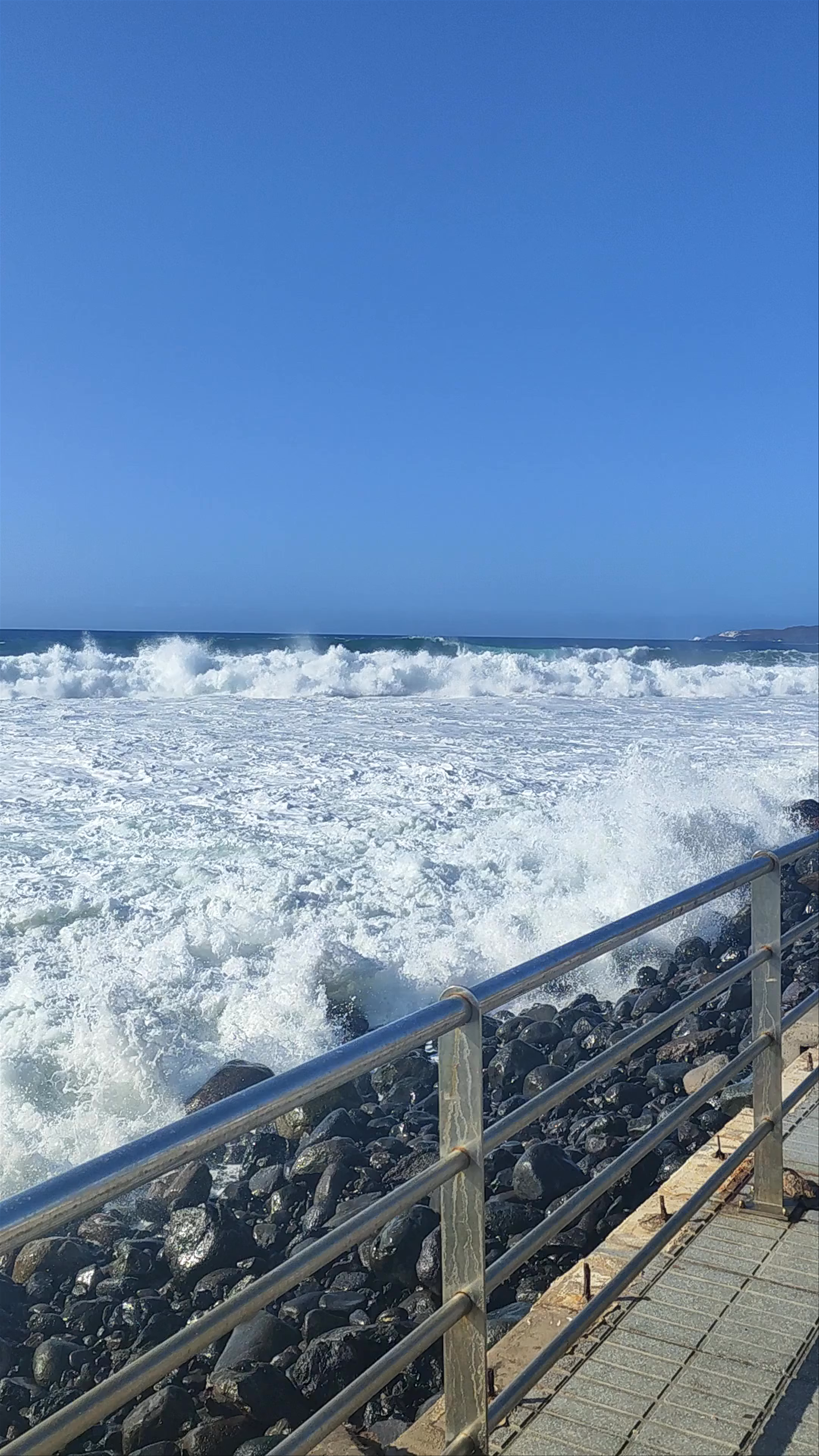 Agaete Piscina Natural: Powerful Atlantic Waves in Gran Canaria