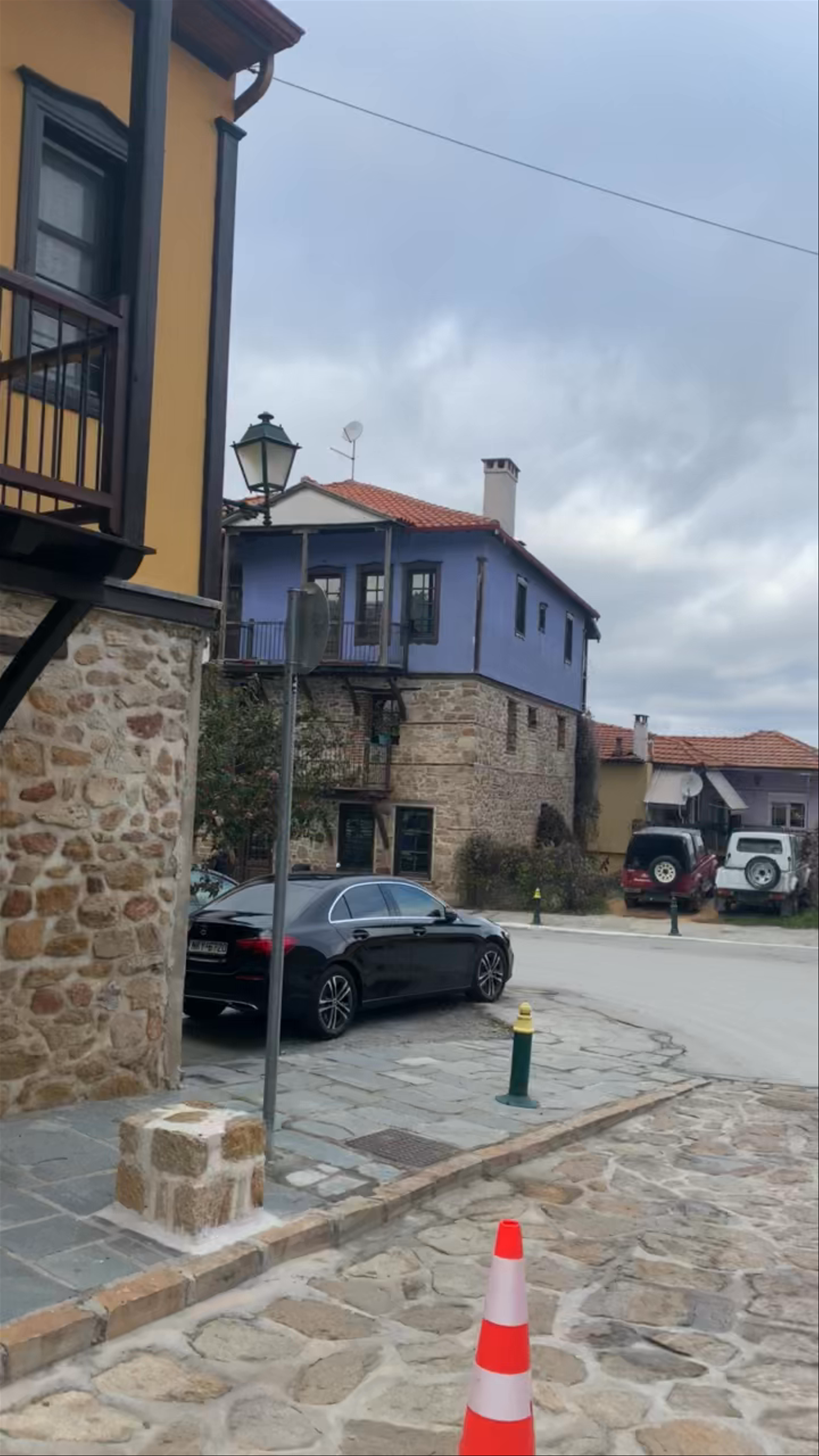 Κεντρική Πλατεία Αρναίας