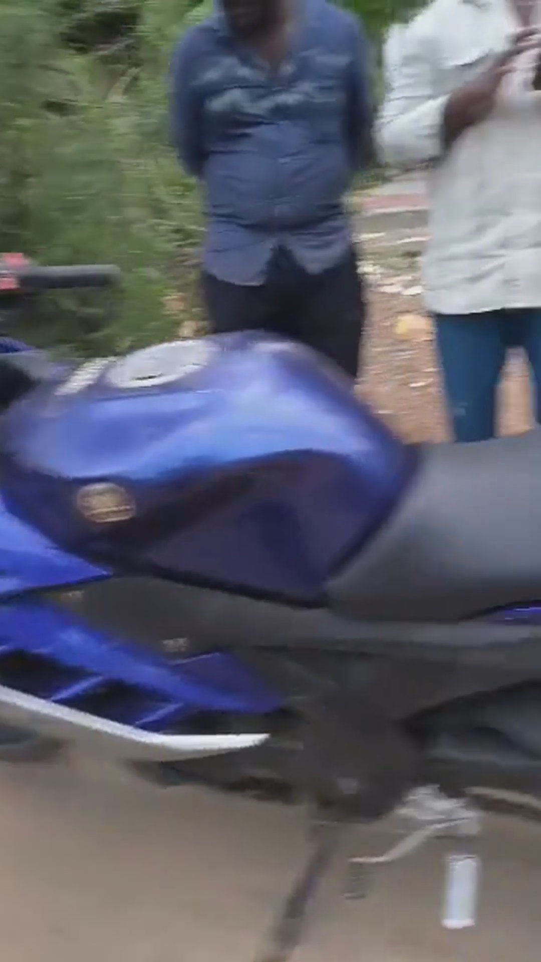 Walk-around video thumbnail