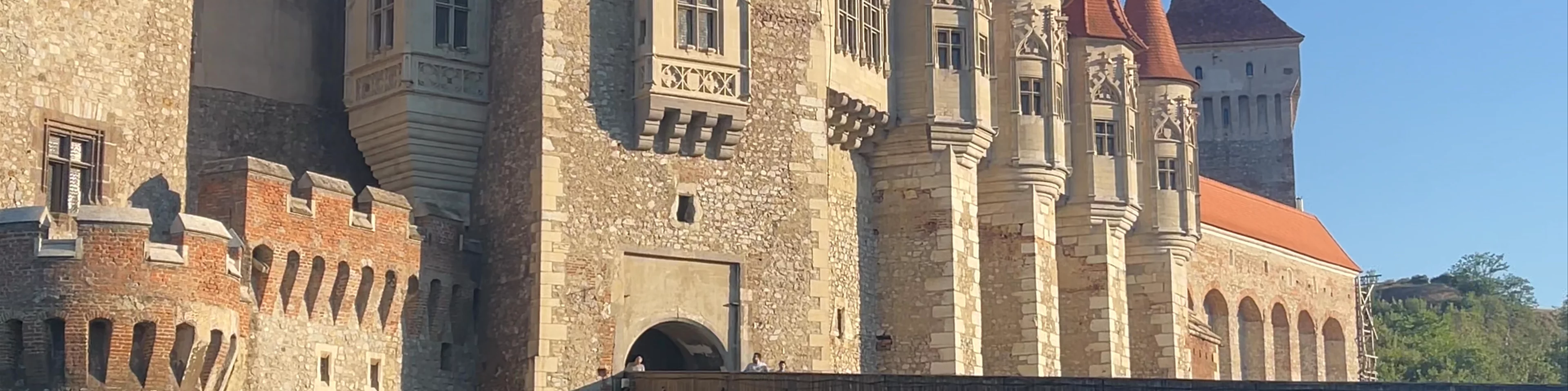 Castelul Corvinilor (Corvins' Castle)
