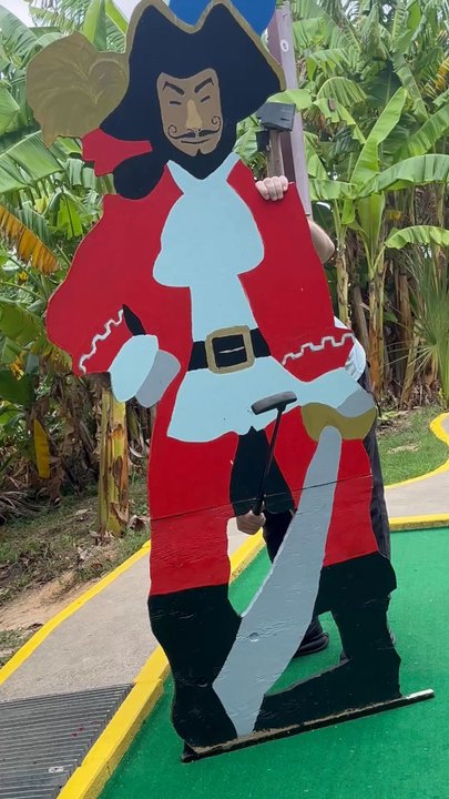 Magic Carpet Golf - no horse playing at all! don't even try it here - Amusement Parks Near Me - Galveston, Texas