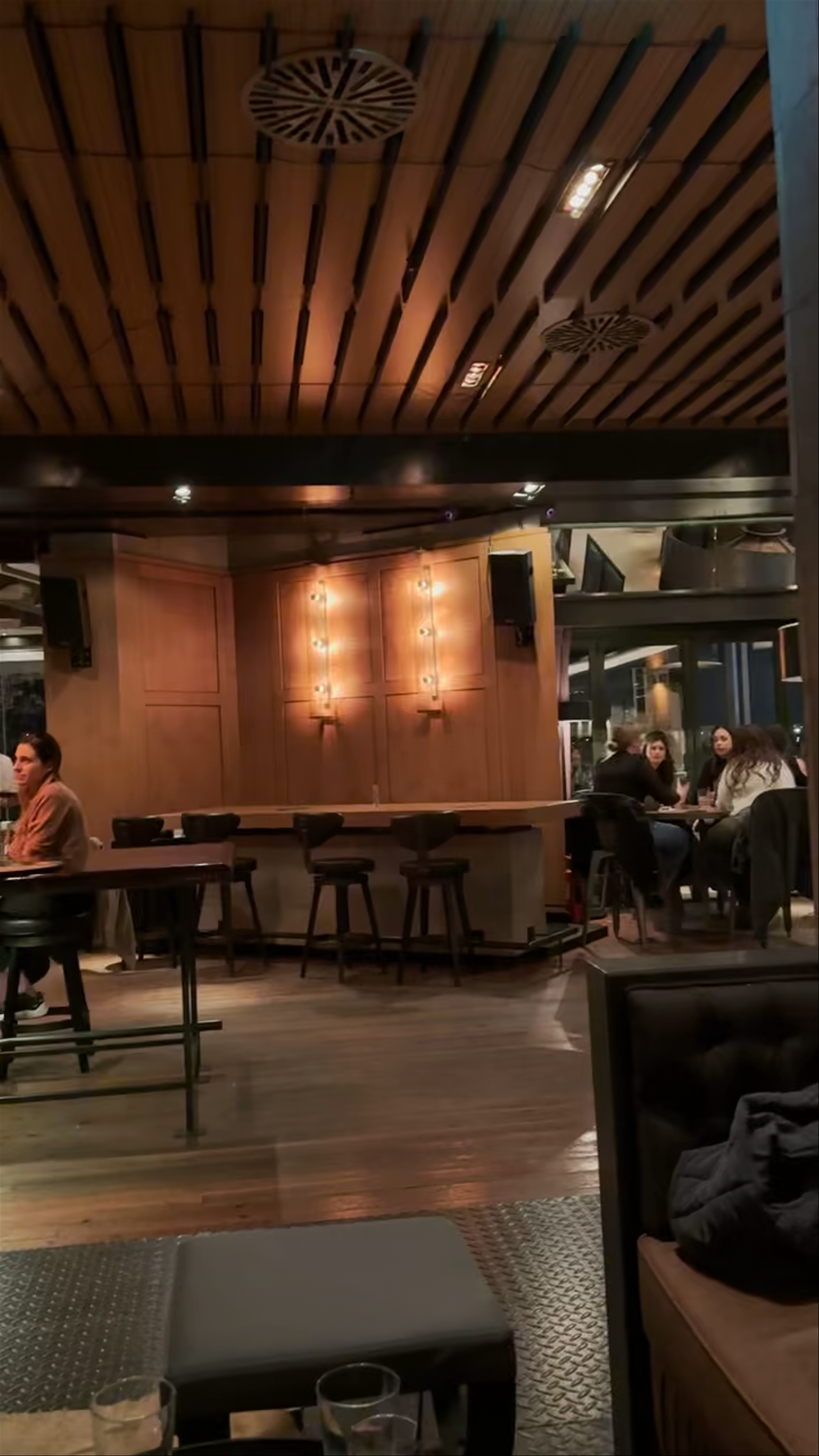 Bohème Lounge in Pilea: Chic Night Out in Thessaloniki