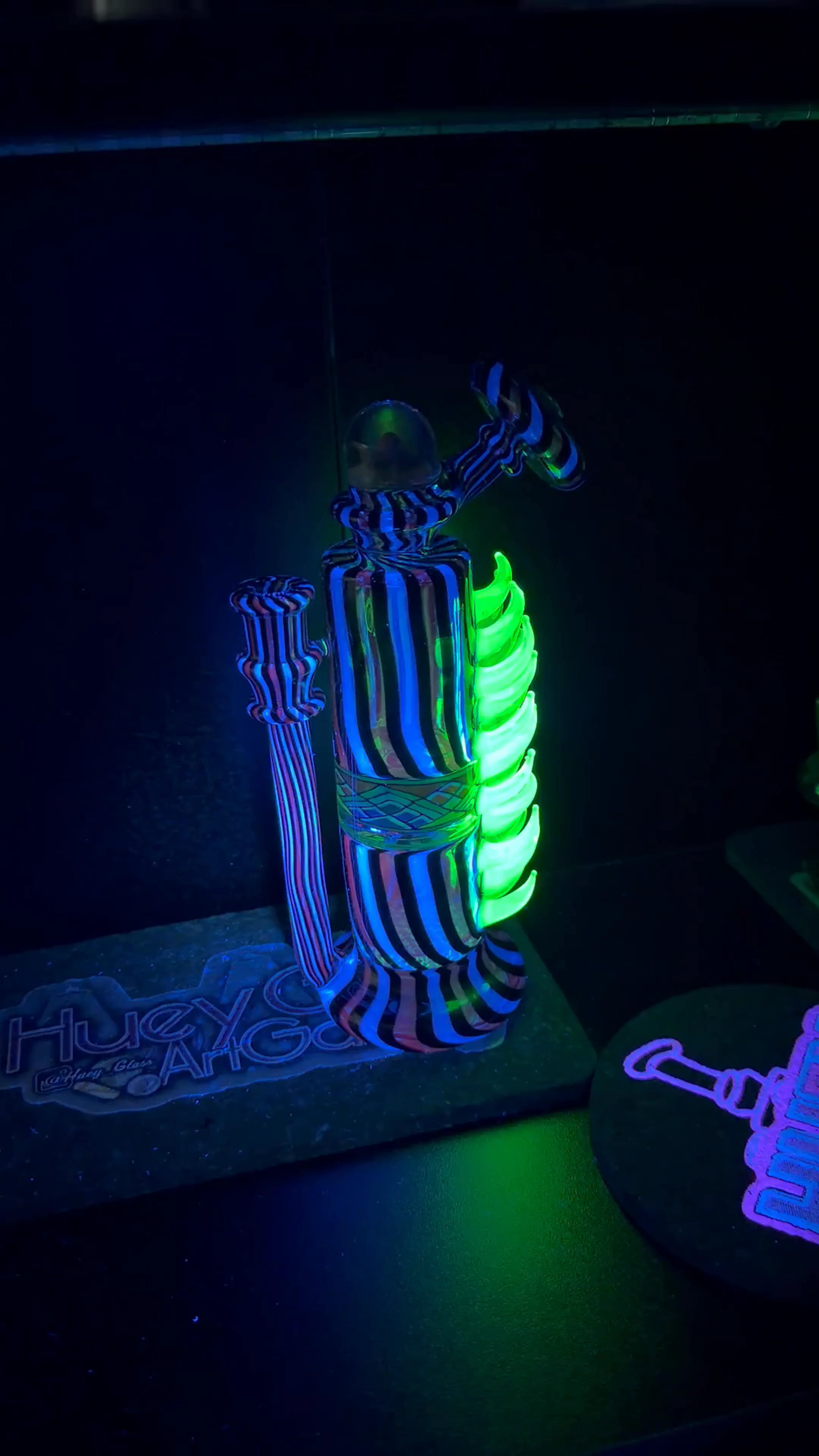 Preview pic of Fully uv Freeek glass splashpad