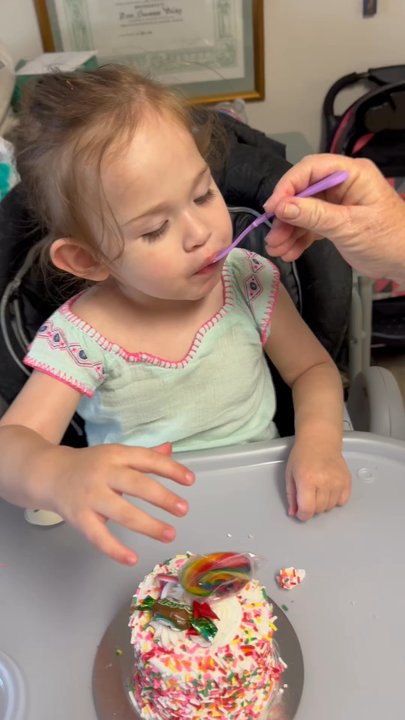 El Maná Pastry Shop - Sampling her cake - Bakeries Near Me - Pico Rivera, California