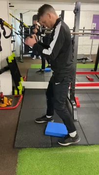 Single Leg Squat (Knee Drop)