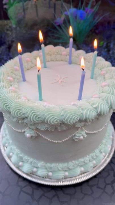 Garibaldi's Italian Eatery - My birthday cake in front of one of their fish tanks. - Pizza Near Me - Hoffman Estates, Illinois