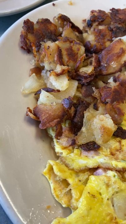 Golden Bear - Western omelette with home-fried potatoes - Breakfast & Brunch Near Me - Largo, Florida