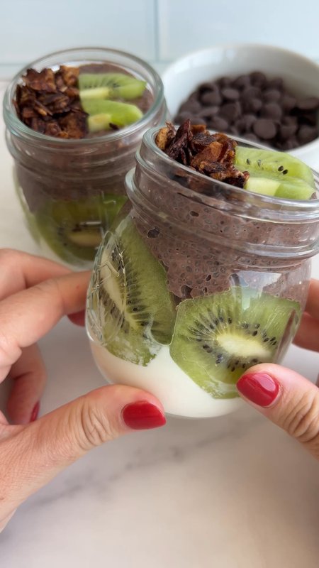 Kiwi Chia Yoghurt Pot