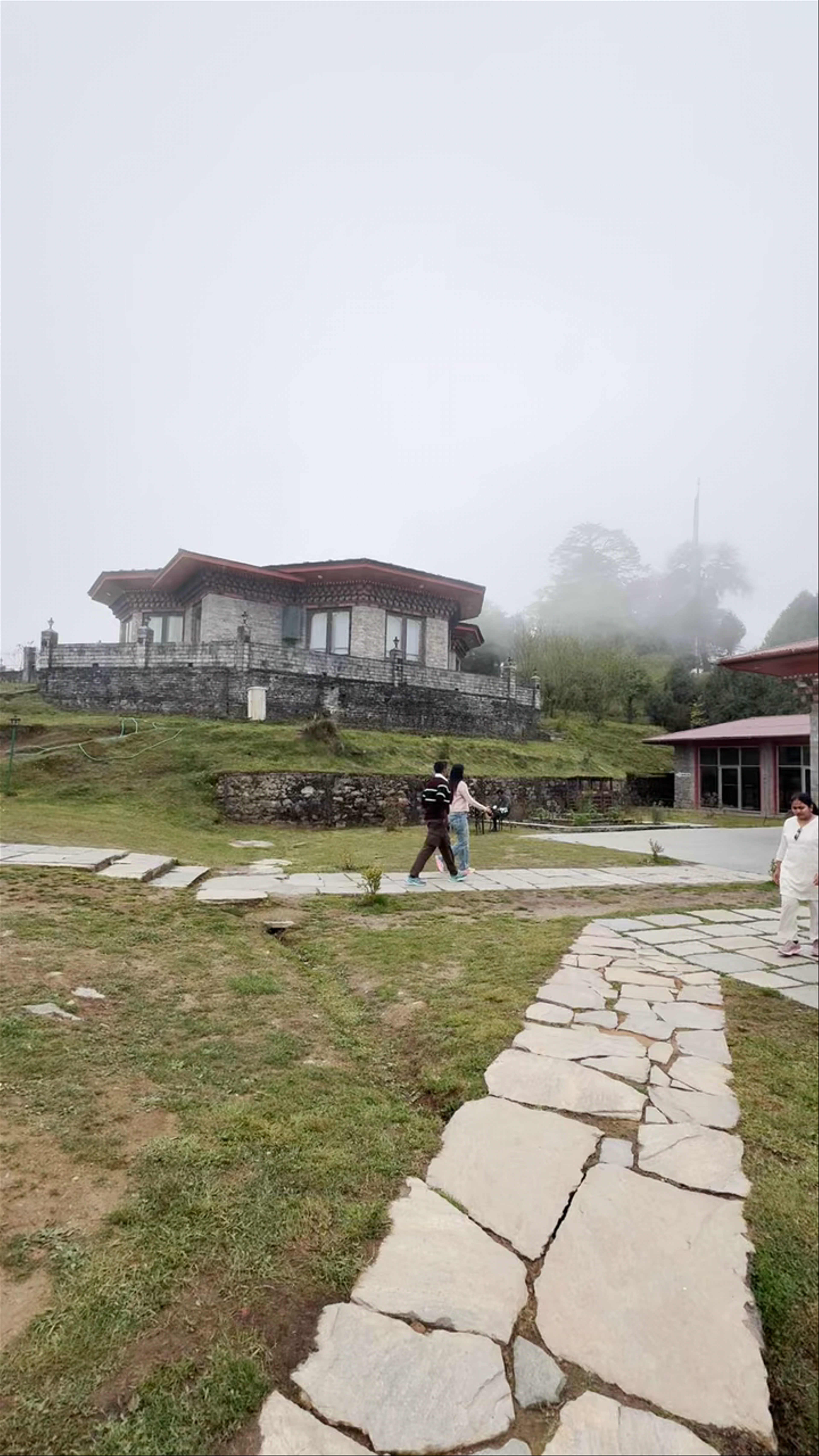 Druk Wangyel Cafe: Serene Himalayan Retreat in Dochula, Bhutan