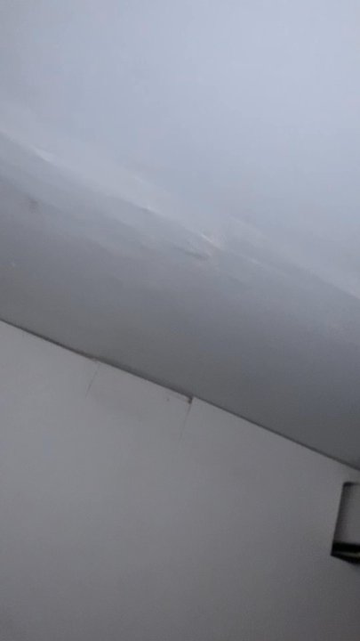 Snowflakes Spa - Constant bass and thumping from the club or something they are next to - Massage Near Me - New York, New York
