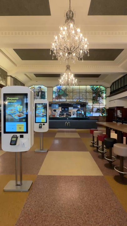 McDonalds - Imperial McDonald's - Burgers Near Me - Porto, 13