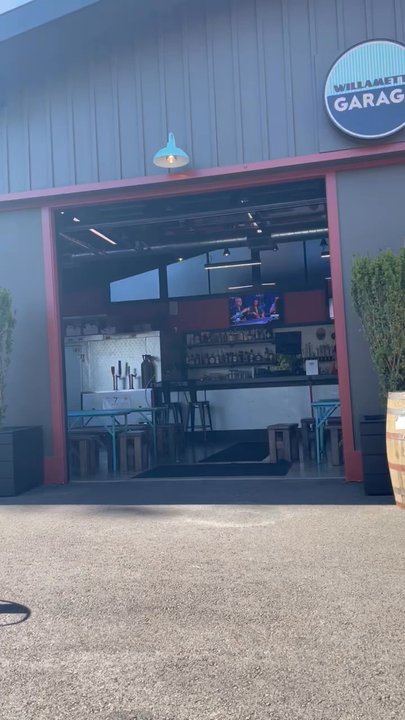 Willamette Garage - Willamette market Westland, Oregon - Food Trucks Near Me - West Linn, Oregon
