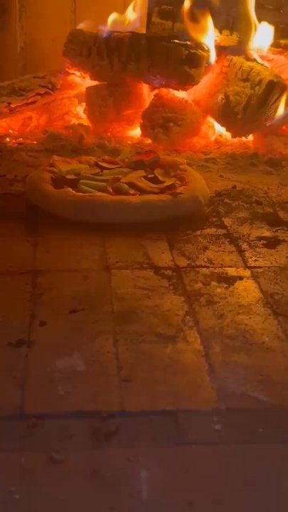 De Luca's Restaurant - Great dough, gave a real nice crust in the +900F oven - Pizza Near Me - San Diego, California