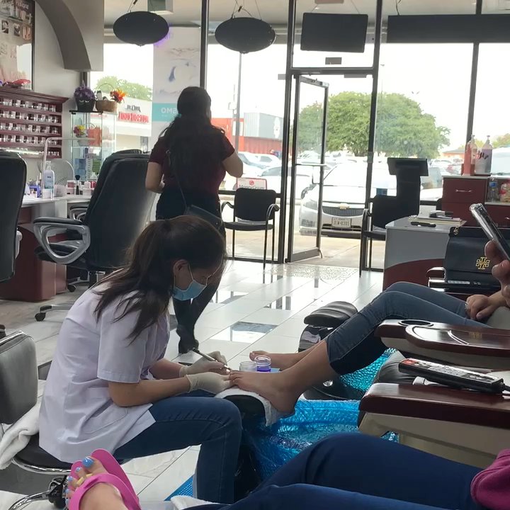 Wayside Nails - As you all can see very clean and starting to get busy and a lot of business due to be open on THANKSGIVING DAY! - Nail Salons Near Me - Houston, Texas