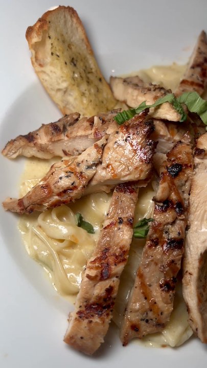 Mezza Grille - Grilled chicken fettuccine - Mediterranean Near Me - Houston, Texas