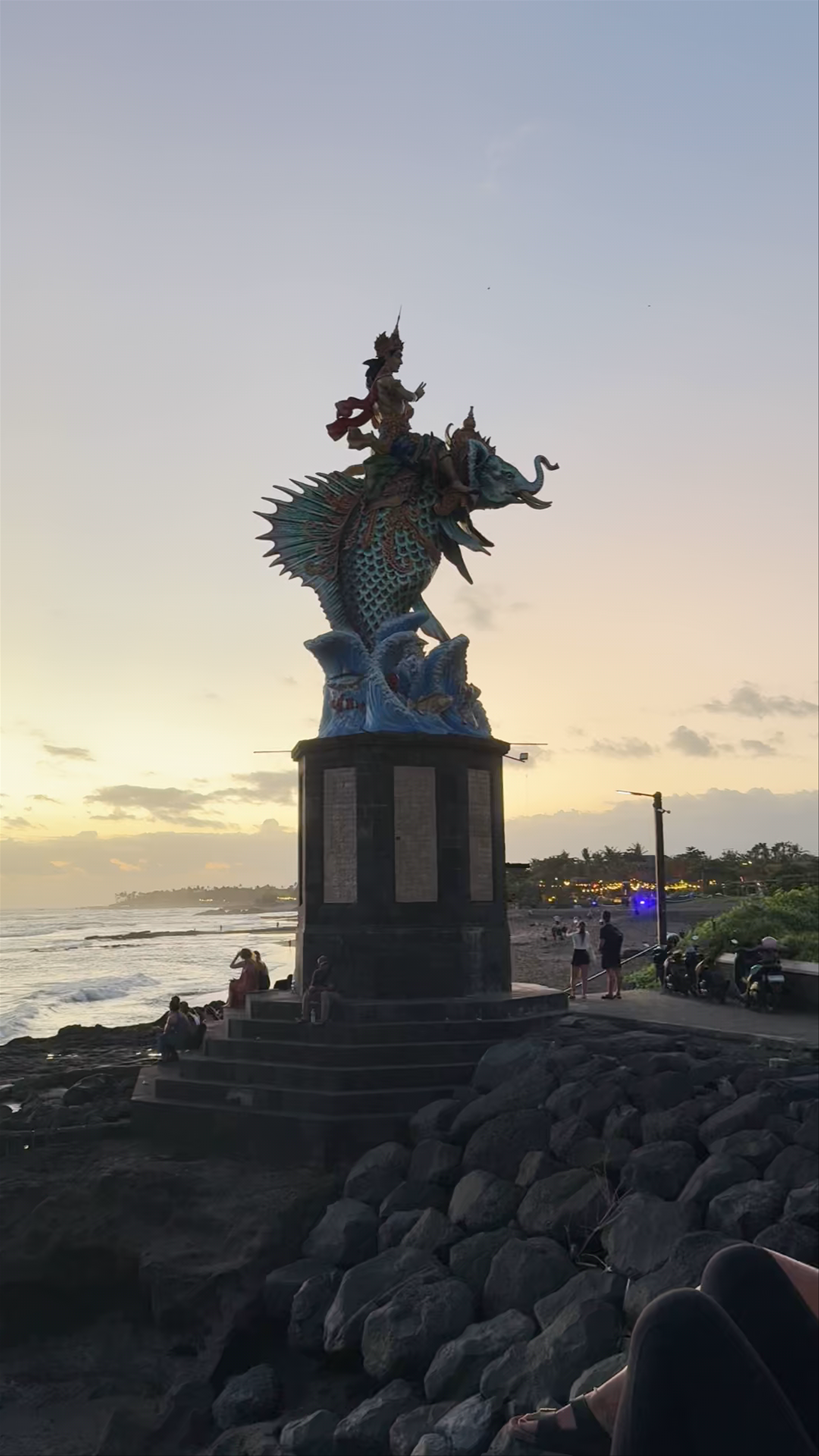 Pererenan Beach Sunset: Iconic Balinese Seaside Sculpture Experience