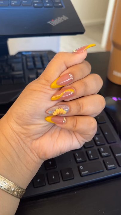 New Star Nail Spa - Phi does it again!  gave her the inspo and she killed it. Took her time with everything detail from start to finish! Love it! - Nail Salons Near Me - Manteca, California