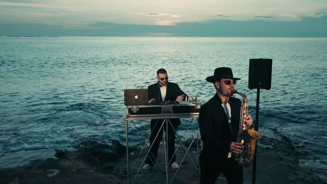 DJ Gius - With Sax - video