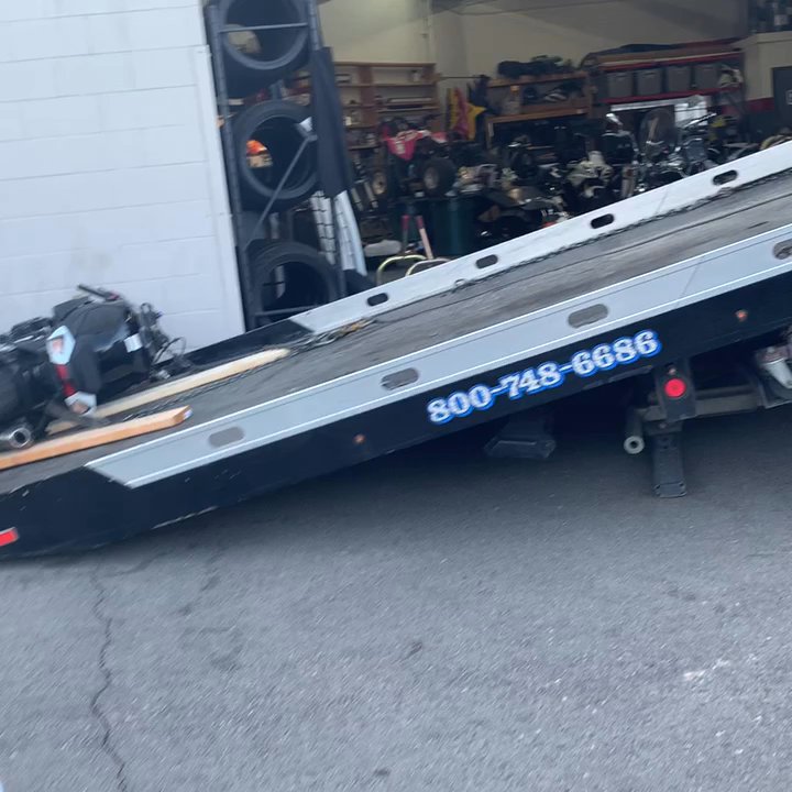 North County MotoConcepts - Insane towing while I was there. Must have been some sort of insurance problem or sneaky repo - Motorcycle Gear Near Me - Escondido, California