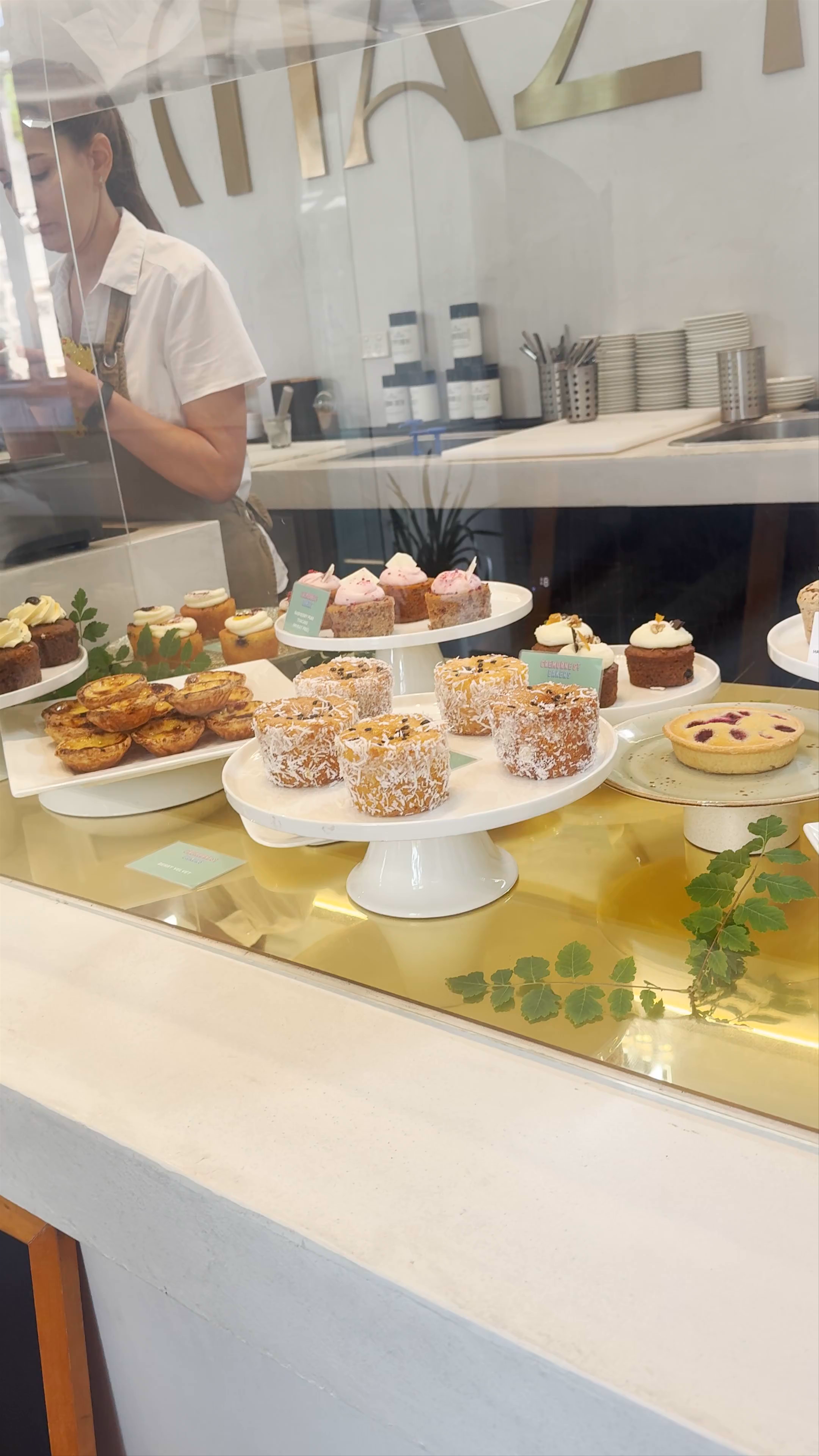 MAZI Brighton: Charming Australian Café with Delectable Treats