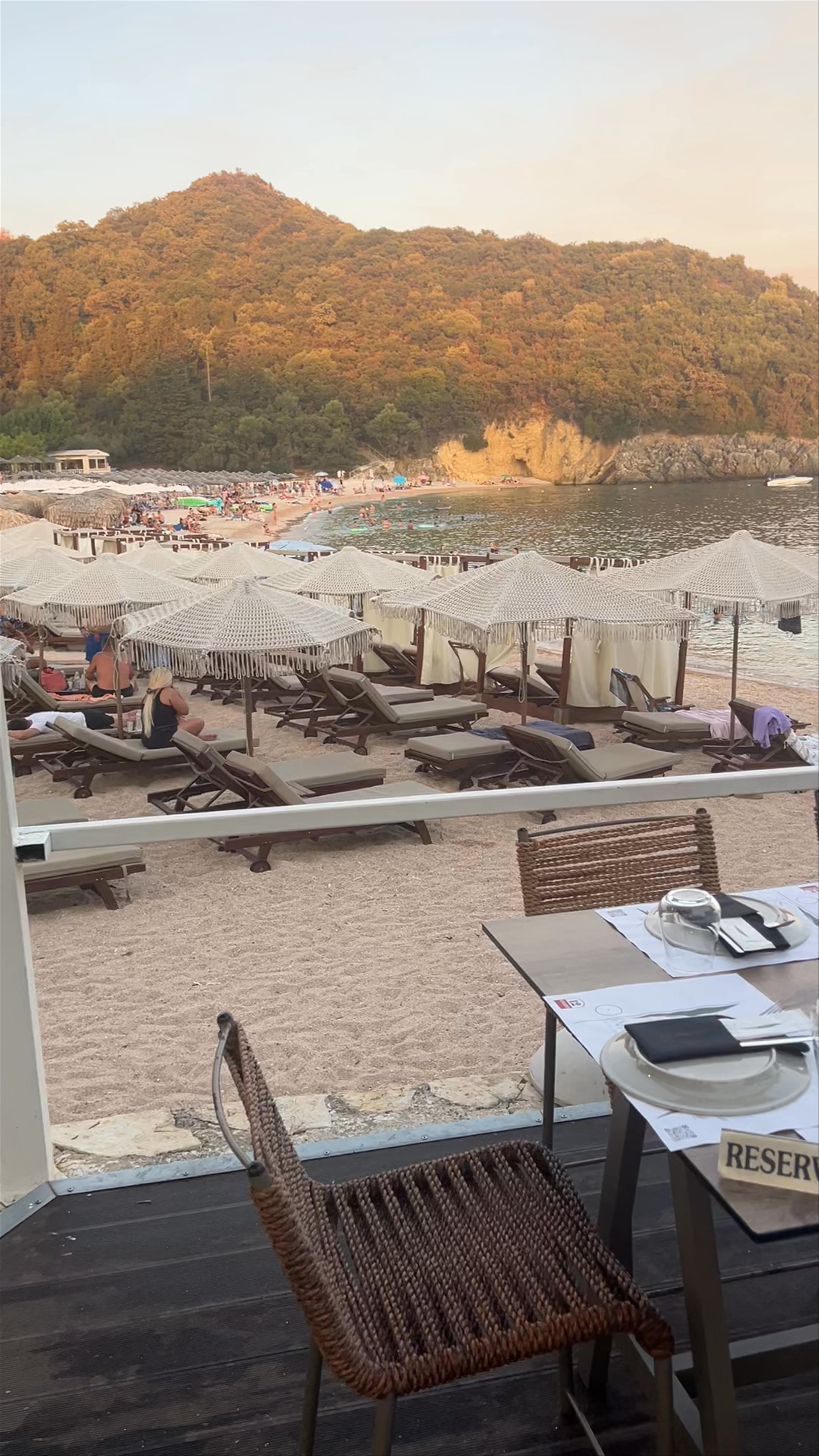 Oliva Beach Bar-Seafood Restaurant