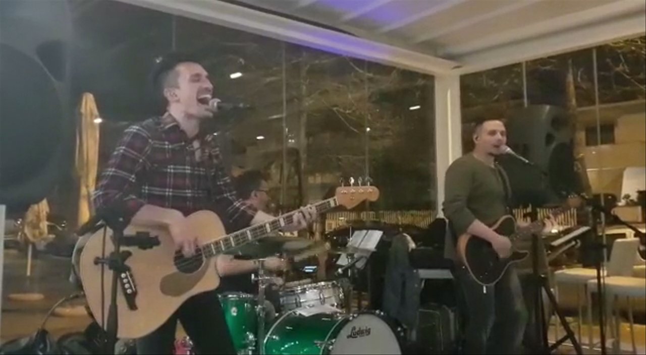 The Fighters - Party in Latina - video