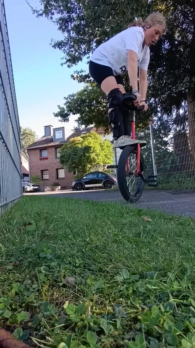 riu submission: Pedalflip on tire