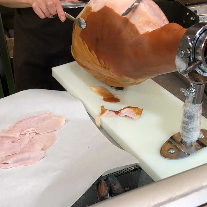 El Corte Inglés - A little ham with my beer for the hotel room - Department Stores Near Me - Lisbon, 11