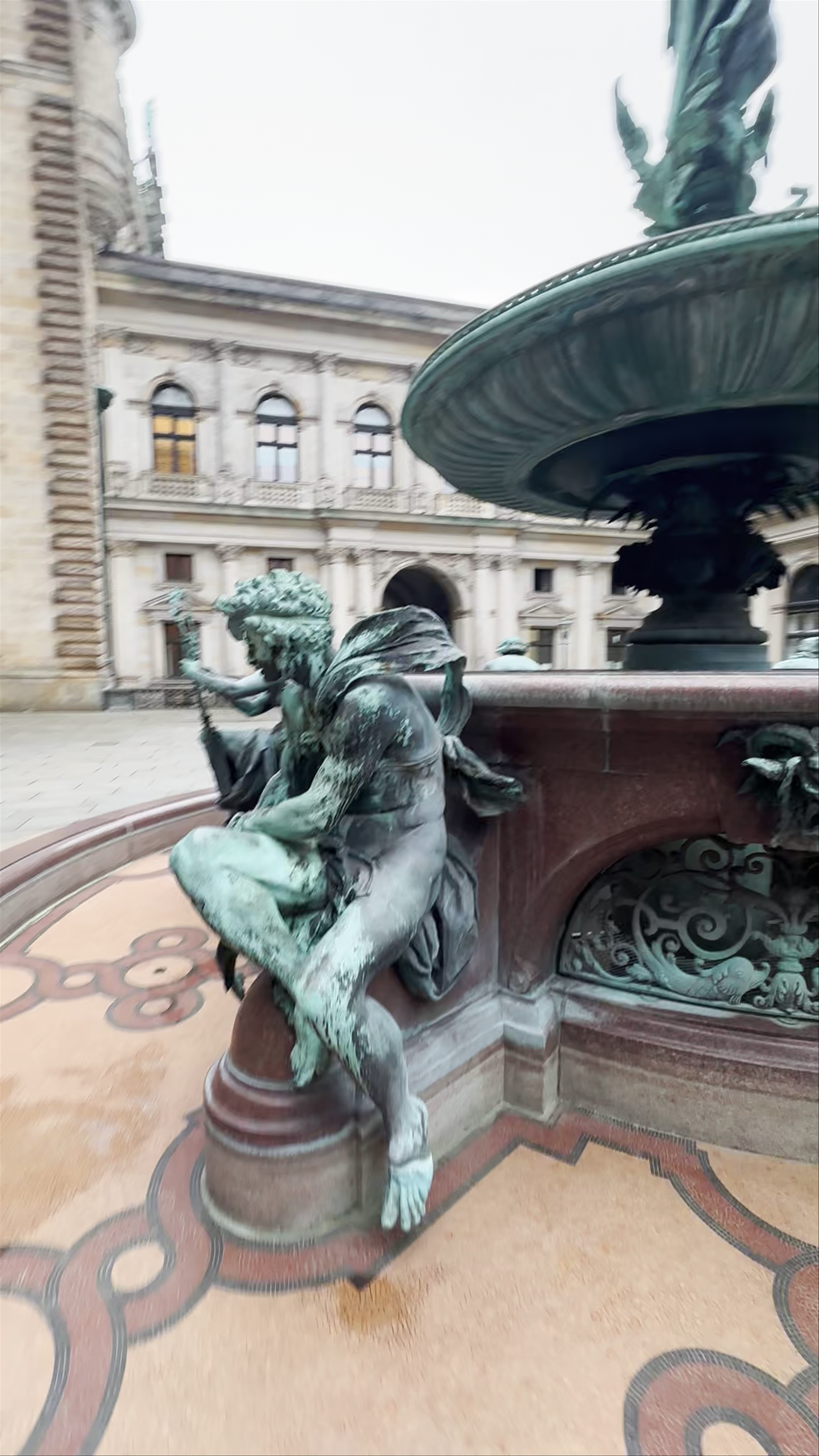 Hygieia Fountain: Artistic Majesty at Adolphsplatz, Hamburg